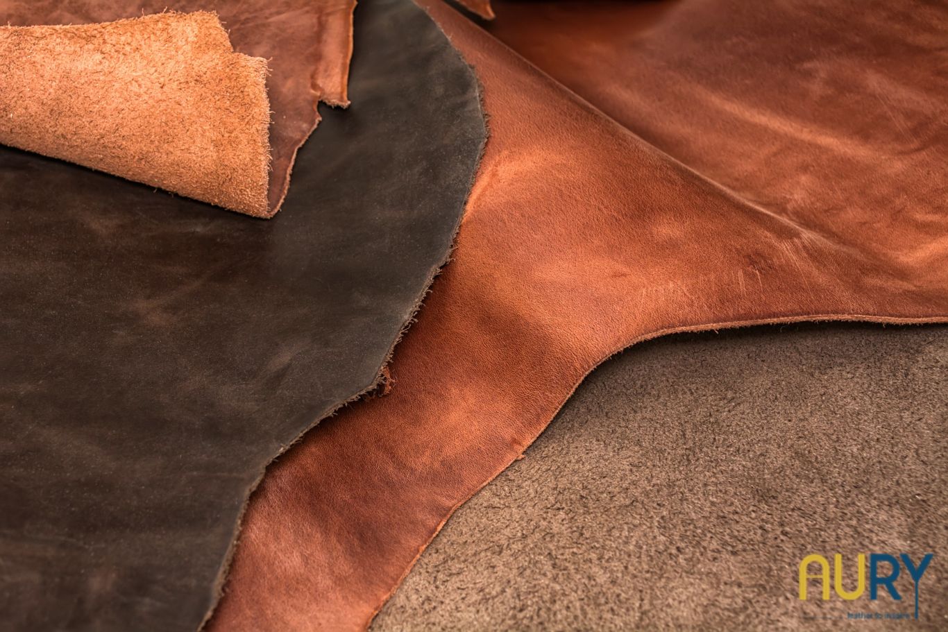 100% leather mang đến cho bạn chất lượng hoàn hảo trong từng sản phẩm