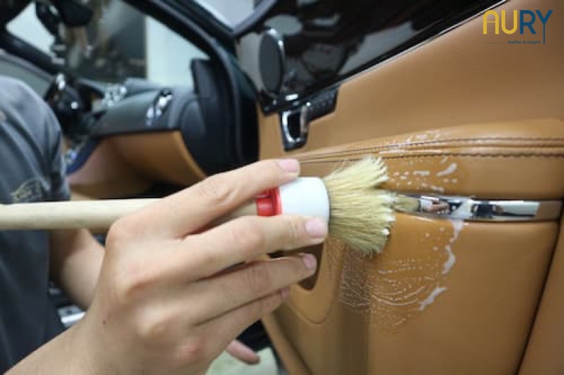 bộ dụng cụ vệ sinh nội thất ô tô