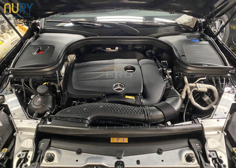 cách làm sạch khoang máy ô tô