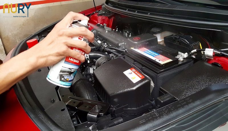 Cách làm sạch khoang máy ô tô