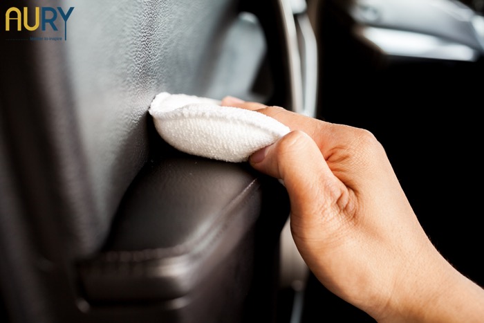 Cách chăm sóc ghế da ô tô
