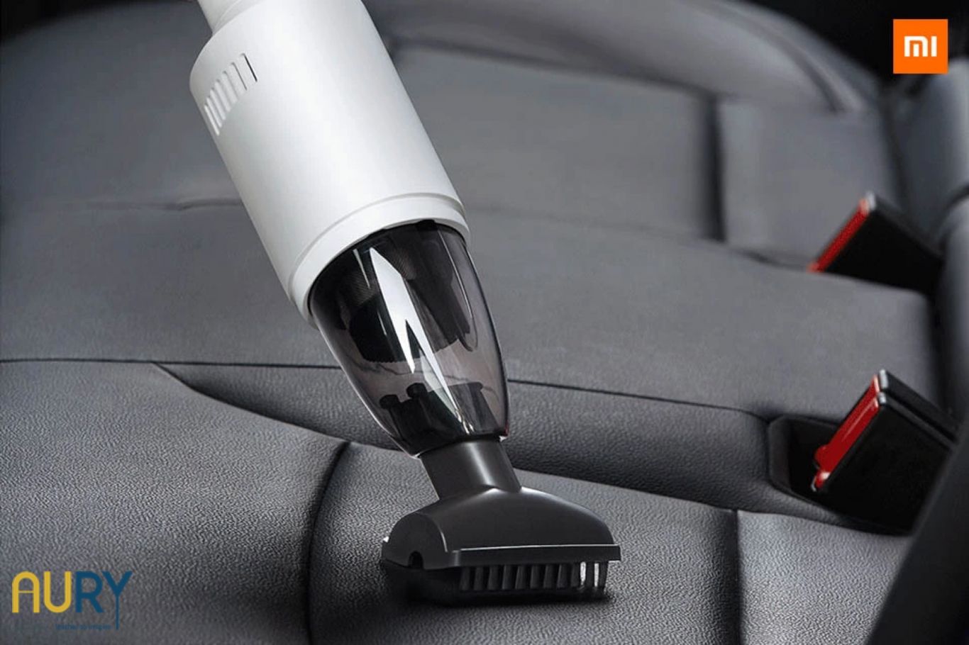 tẩy vết bẩn trên ghế da ô tô